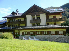 Отель Albergo Nuoitas, Форни-Ди-Сопра